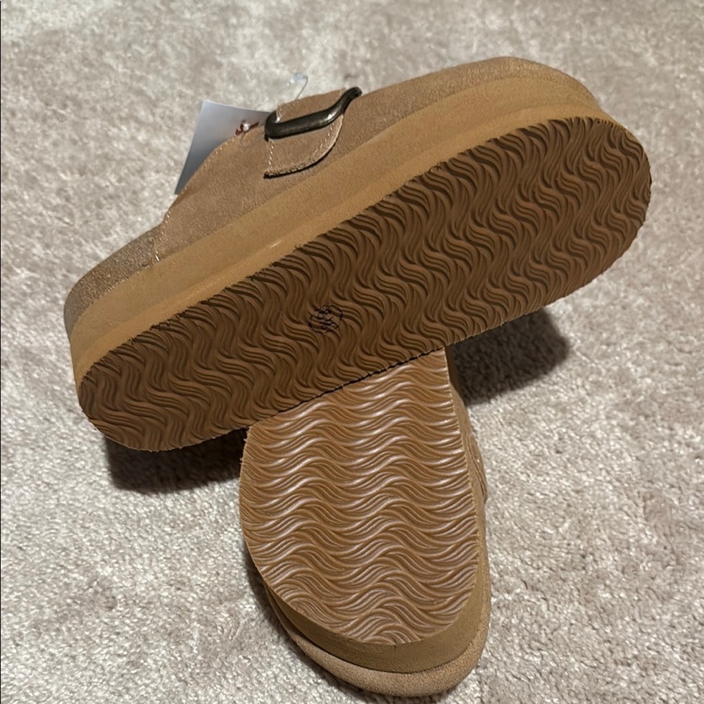 Platform Slides - Picture 2 of 2